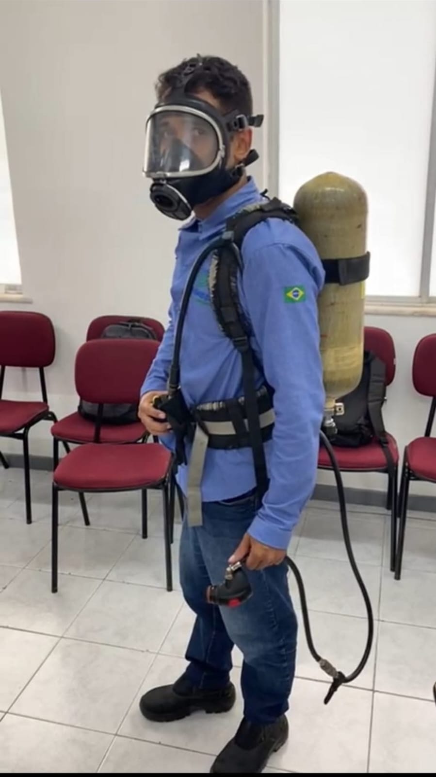 Profissional da Progresso equipado para atendimento técnico